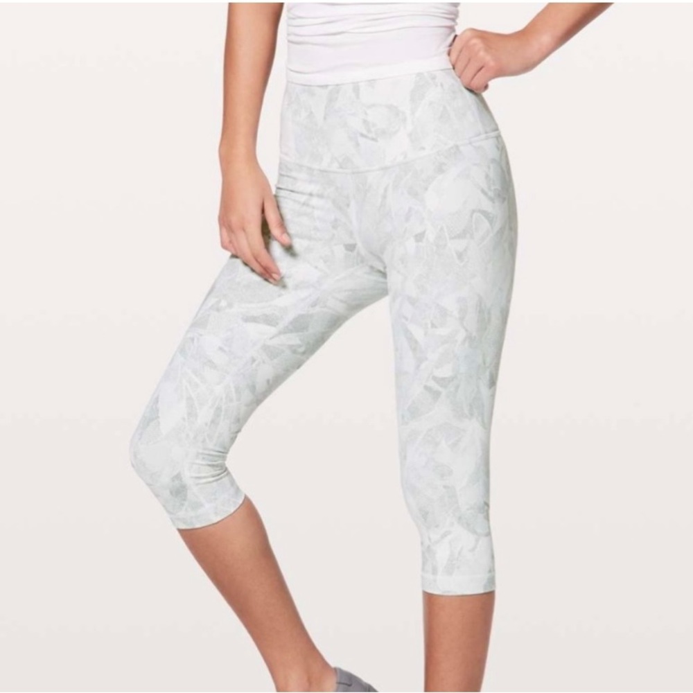 Lululemon Womens Wunder Under Hi-Rise 1/2 Tight 17" Light Gray Leggings Size 6